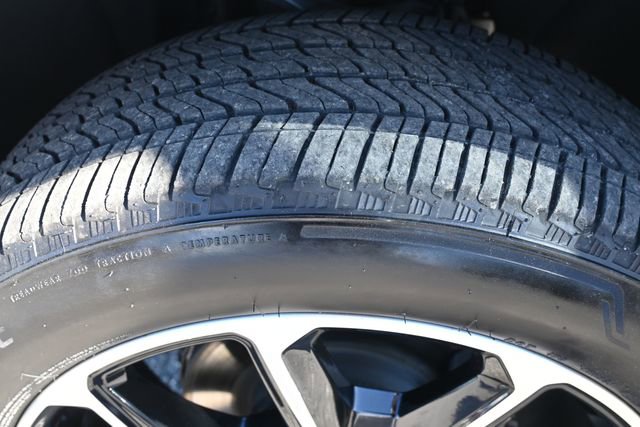 Used 2021 Chevrolet Suburban RST w/ Luxury Package image 28