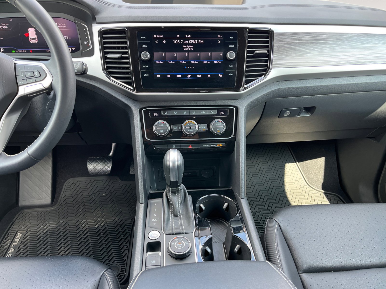 Used 2022 Volkswagen Atlas Cross Sport SE image 11