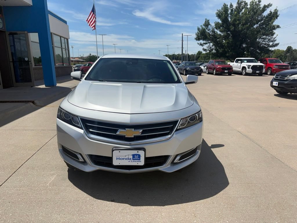Used 2016 Chevrolet Impala LT w/ Convenience Package FWD image 2