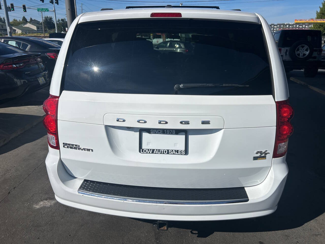 Used 2016 Dodge Grand Caravan R/T FWD image 9