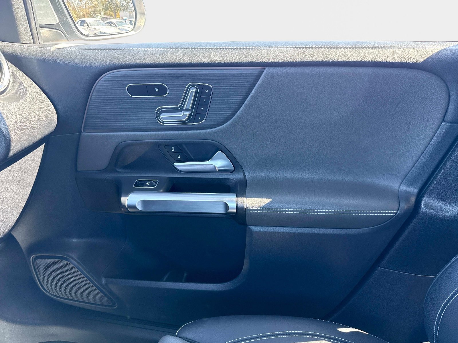 Certified 2022 Mercedes-Benz GLB 35 AMG 4MATIC image 25