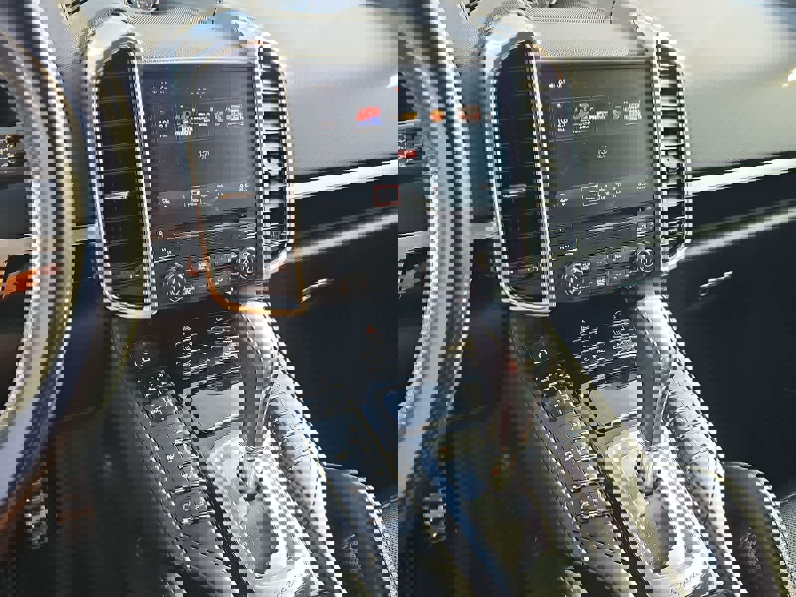 Used 2018 Porsche Cayenne S image 28