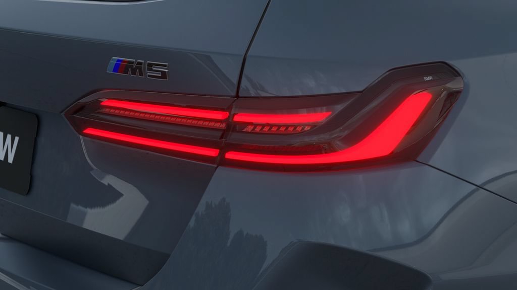 New 2027 BMW M5 Touring AWD/4WD image 34