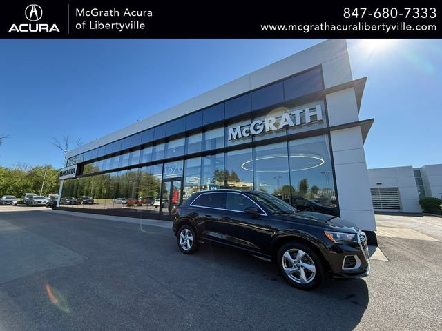 Used 2020 Audi Q3 2.0T Premium w/ Convenience Package AWD/4WD image 1