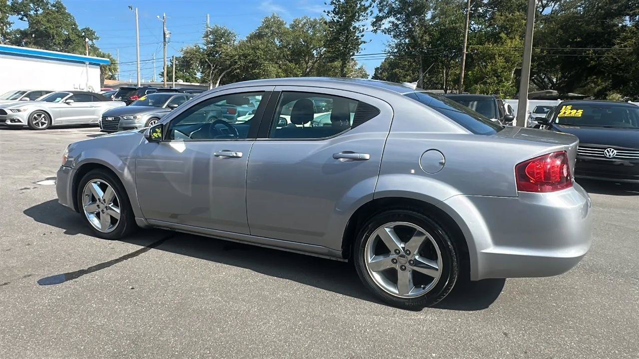 Used 2013 Dodge Avenger SXT FWD image 12