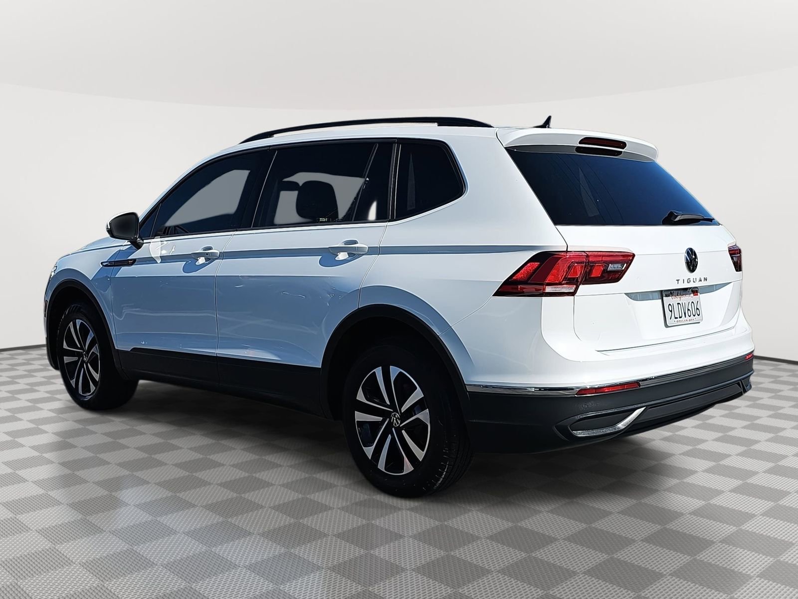 Used 2024 Volkswagen Tiguan S image 7