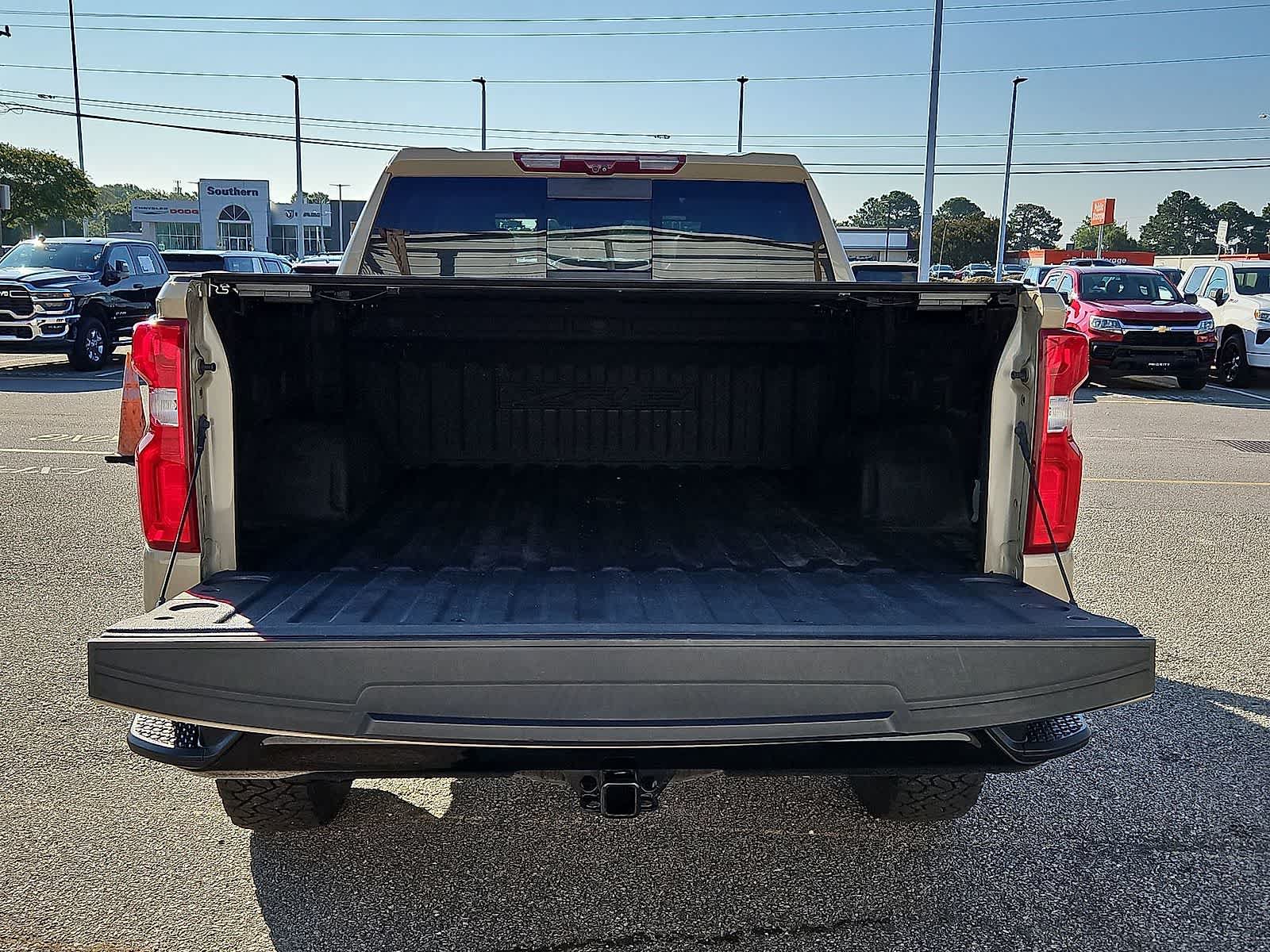 Used 2022 Chevrolet Silverado 1500 ZR2 w/ Technology Package AWD/4WD image 33