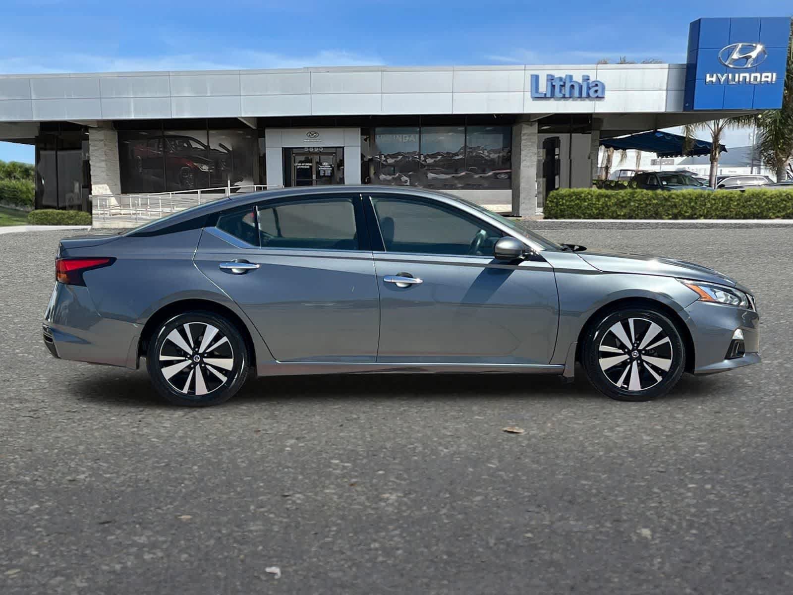Used 2021 Nissan Altima 2.5 SL FWD image 9