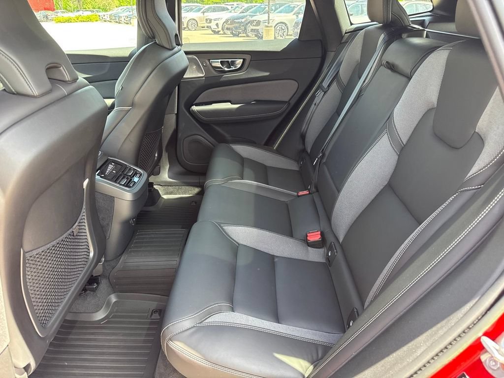 Certified 2023 Volvo XC60 B6 Ultimate w/ Climate Package AWD/4WD image 9