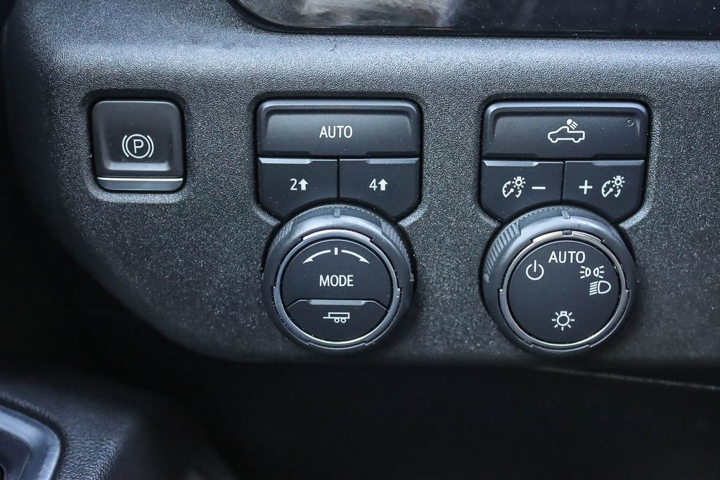 Used 2022 Chevrolet Silverado 1500 LT image 46