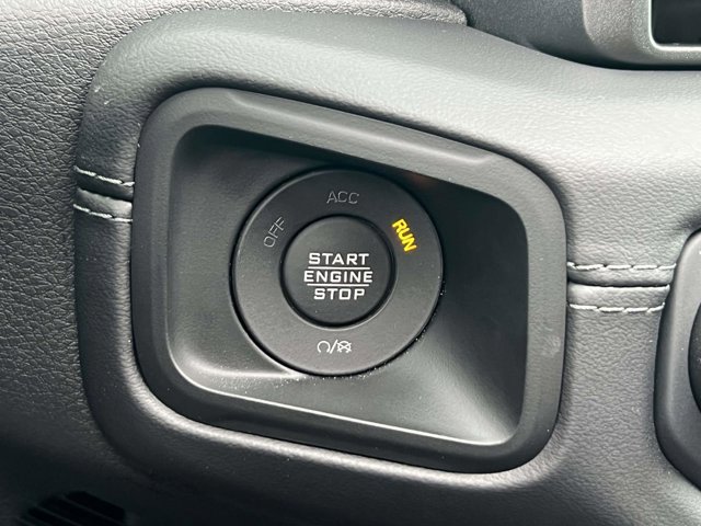 Used 2025 Jeep Wrangler Rubicon w/ Steel Bumper Group image 28