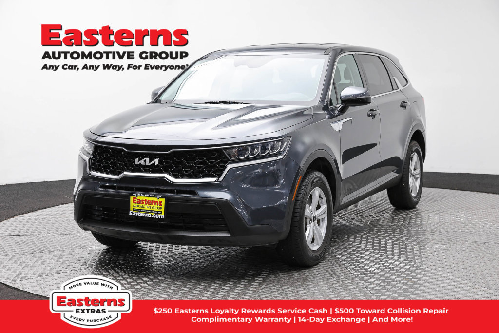 Used 2022 Kia Sorento LX AWD/4WD image 1