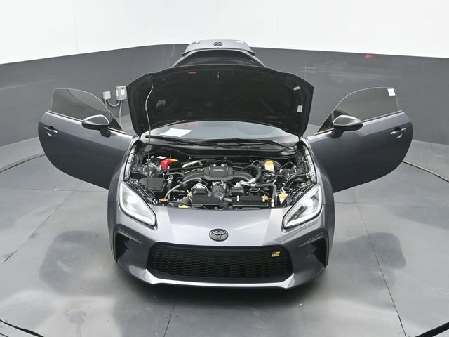 Used 2025 Toyota GR86 Premium RWD image 31