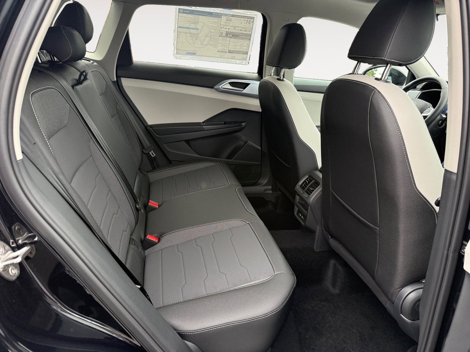 New 2026 Volkswagen Taos SE FWD image 18