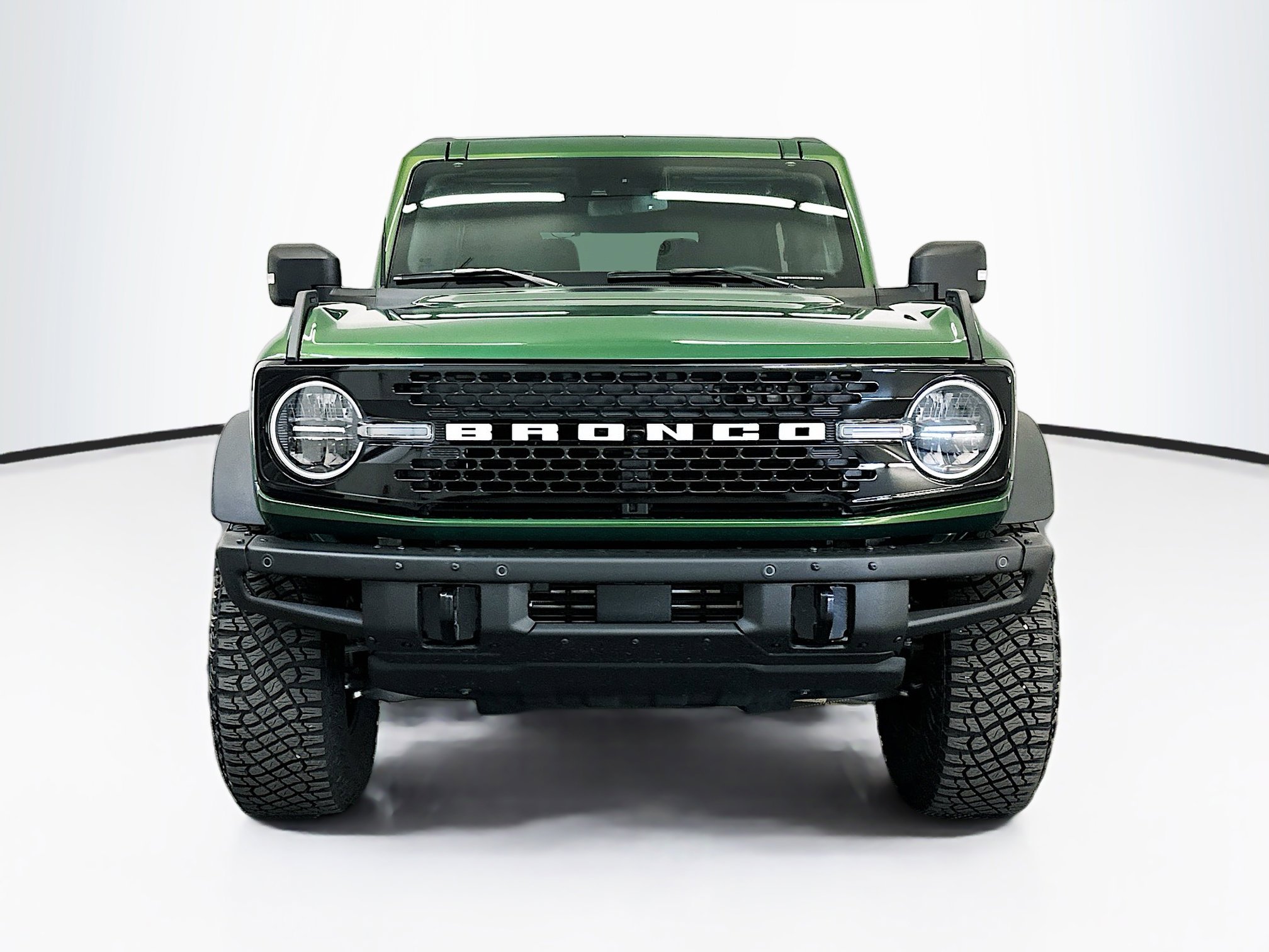 Used 2023 Ford Bronco Wildtrak image 2