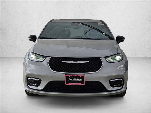 New 2026 Chrysler Pacifica Limited FWD image 6