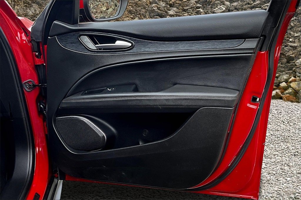 Used 2022 Alfa Romeo Stelvio Sprint image 20