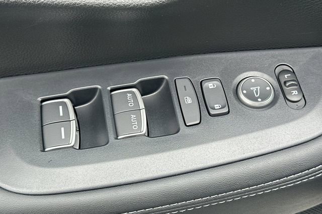 Certified 2026 Honda HR-V EX-L image 11