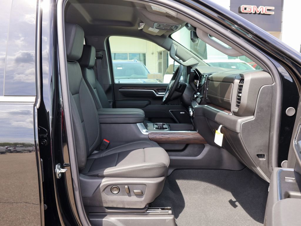 New 2026 GMC Sierra 3500 SLT w/ SLT Premium Package AWD/4WD image 31