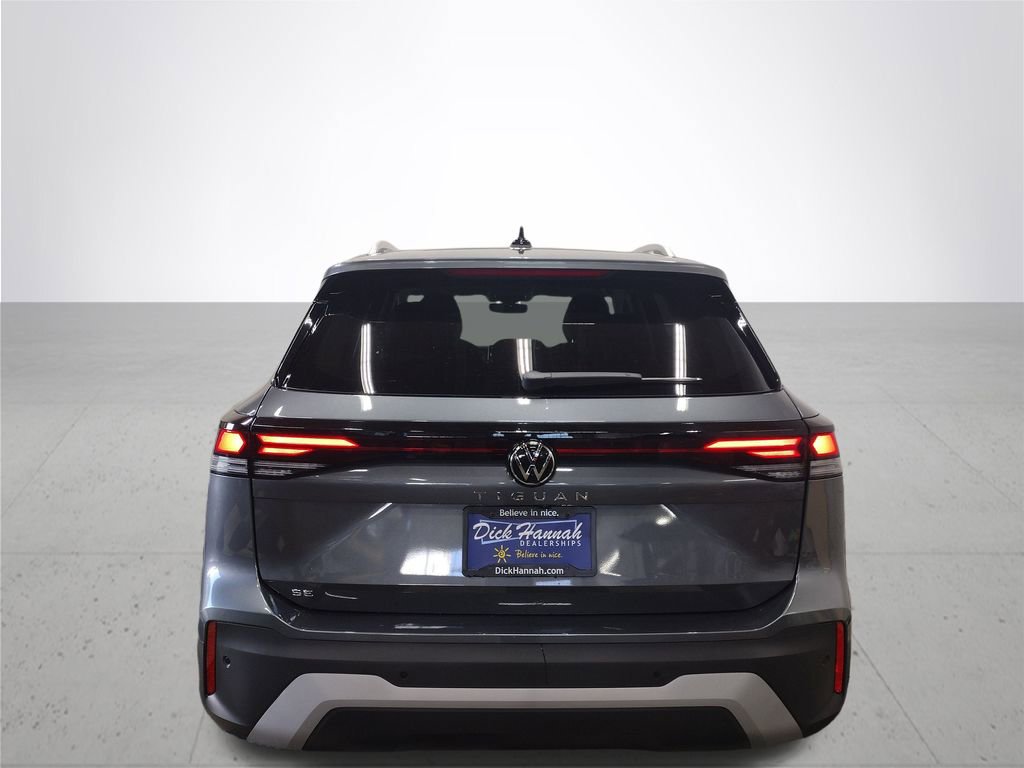 New 2025 Volkswagen Tiguan SE image 12
