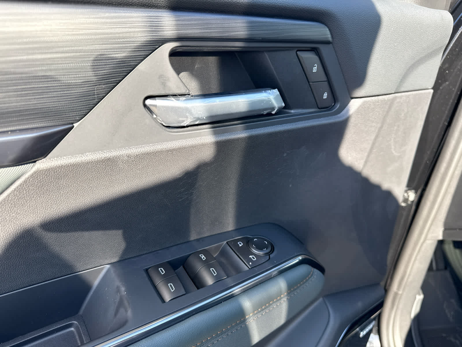 New 2027 GMC Acadia AT4 w/ Luxury Package AWD/4WD image 6