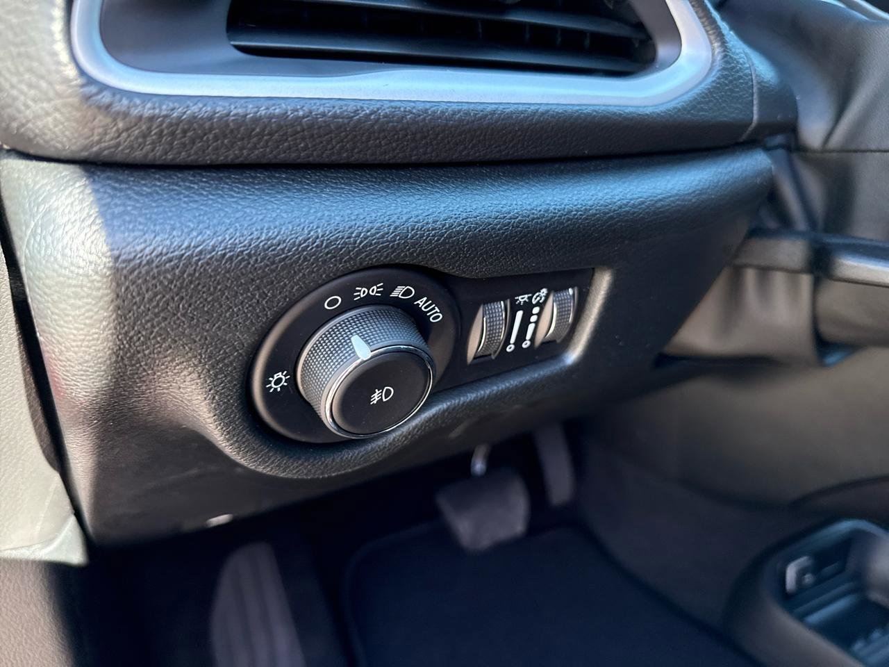 New 2026 Chrysler Pacifica Select image 28