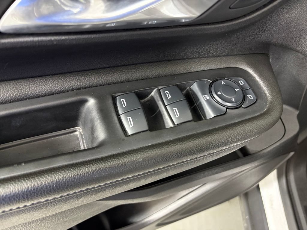 Used 2024 GMC Terrain SLE FWD image 14