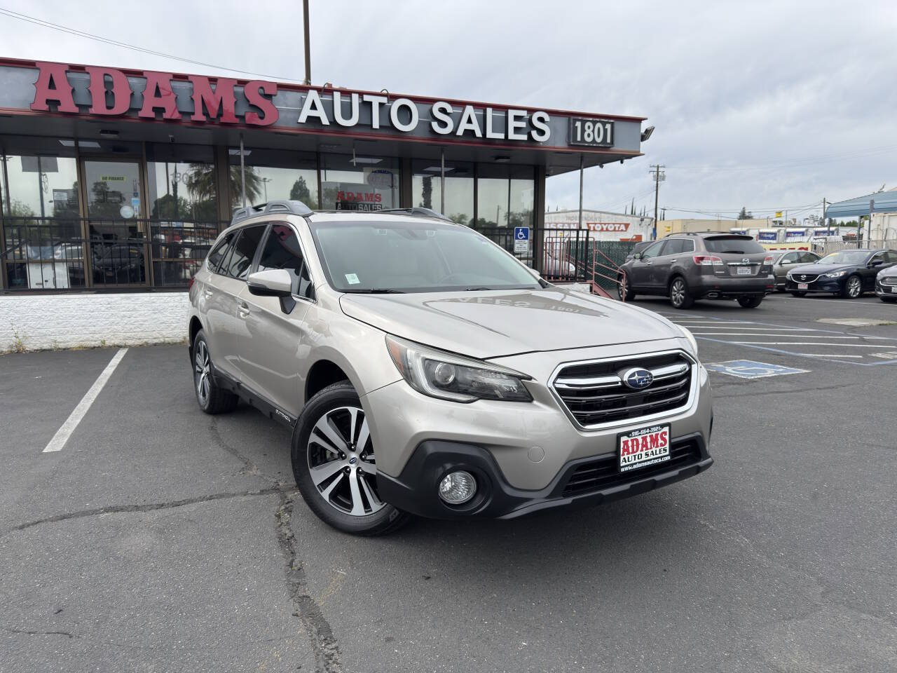 Used 2018 Subaru Outback 2.5i Limited AWD/4WD image 1