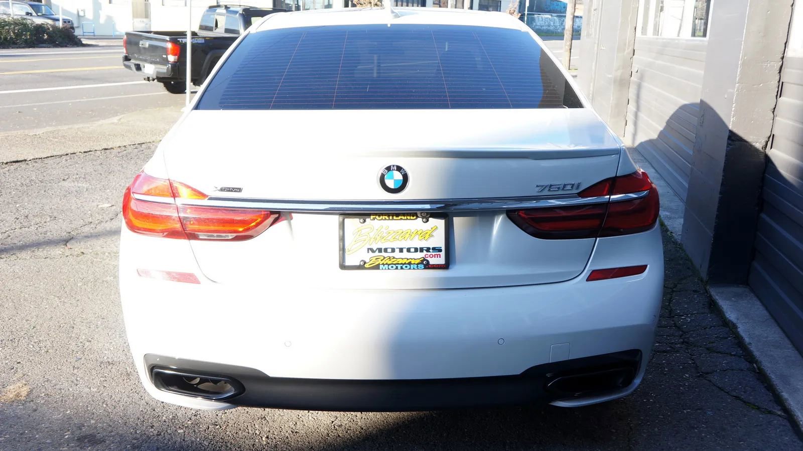 Used 2016 BMW 750i xDrive 750i xDrive Sedan 4D image 4