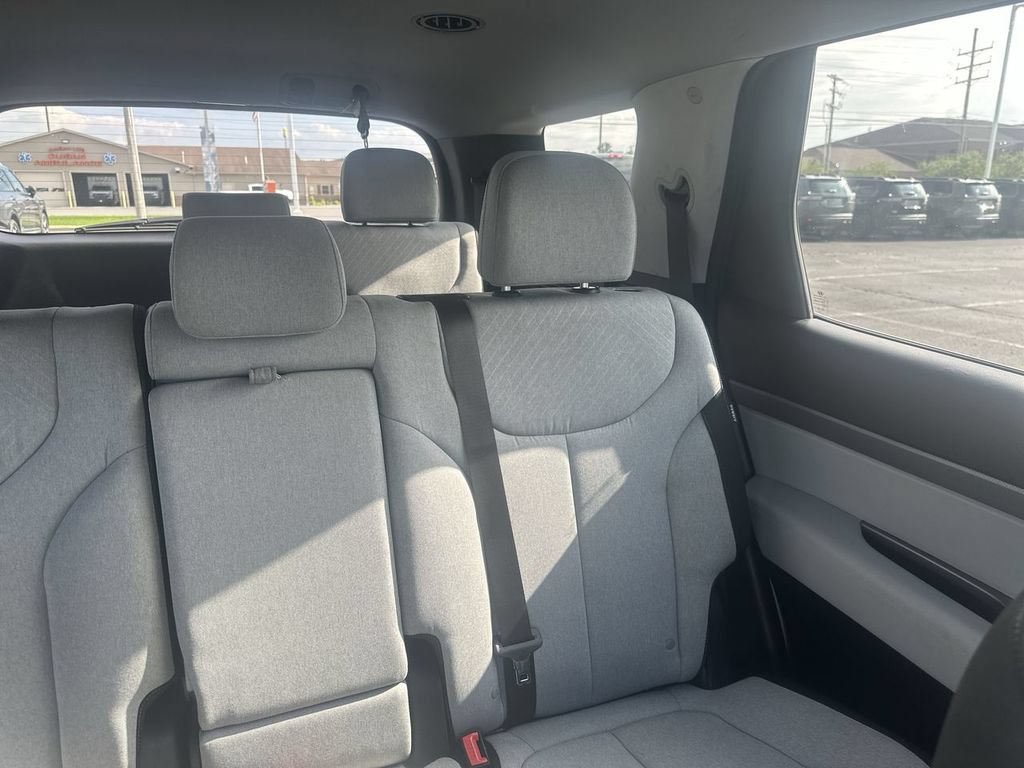 Used 2023 Hyundai Palisade SE w/ Cargo Package AWD/4WD image 14