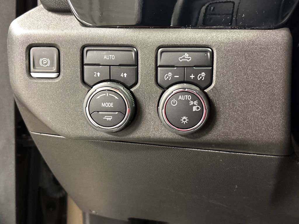 Used 2023 Chevrolet Silverado 1500 LT image 32