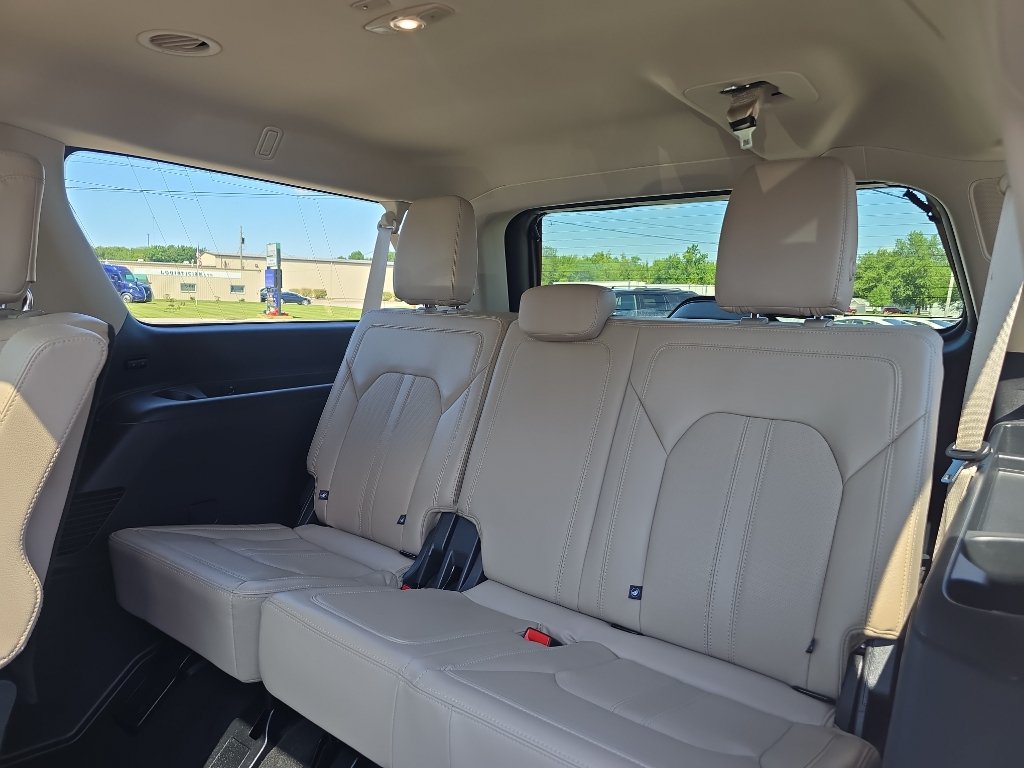 Used 2024 Ford Expedition Max Limited AWD/4WD image 22