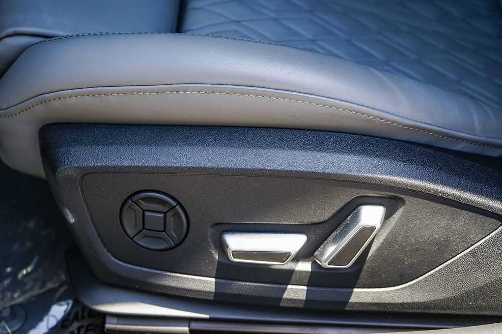 Used 2025 Audi S6 Premium Plus AWD/4WD image 21
