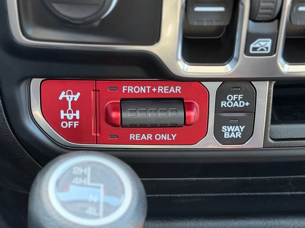 Used 2023 Jeep Gladiator Rubicon w/ Cold Weather Group AWD/4WD image 15