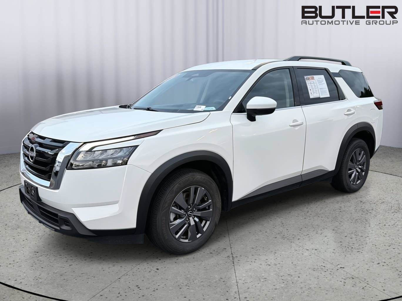 Used 2025 Nissan Pathfinder SV AWD/4WD image 1