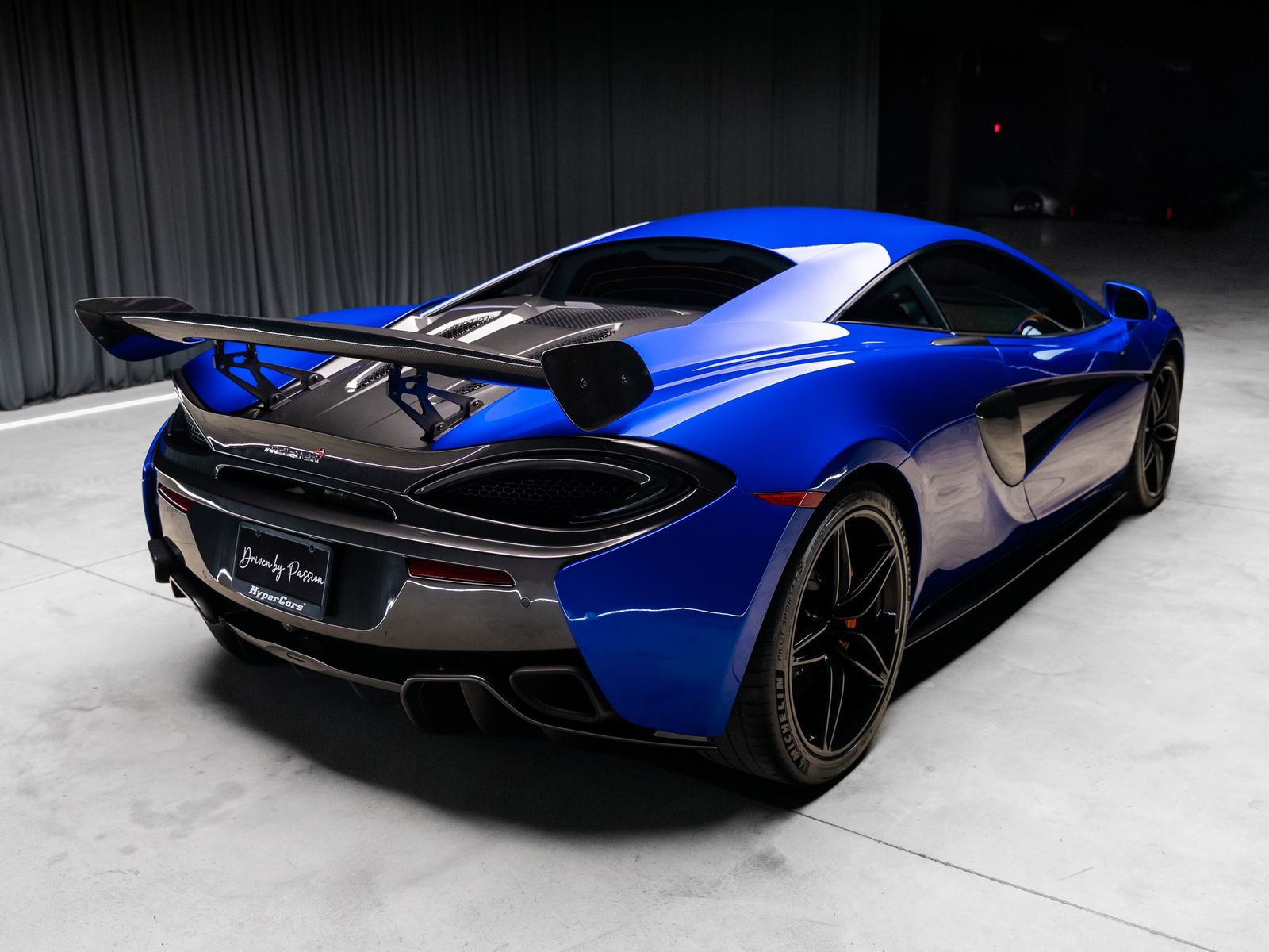 Used 2017 McLaren 570S Coupe RWD image 4