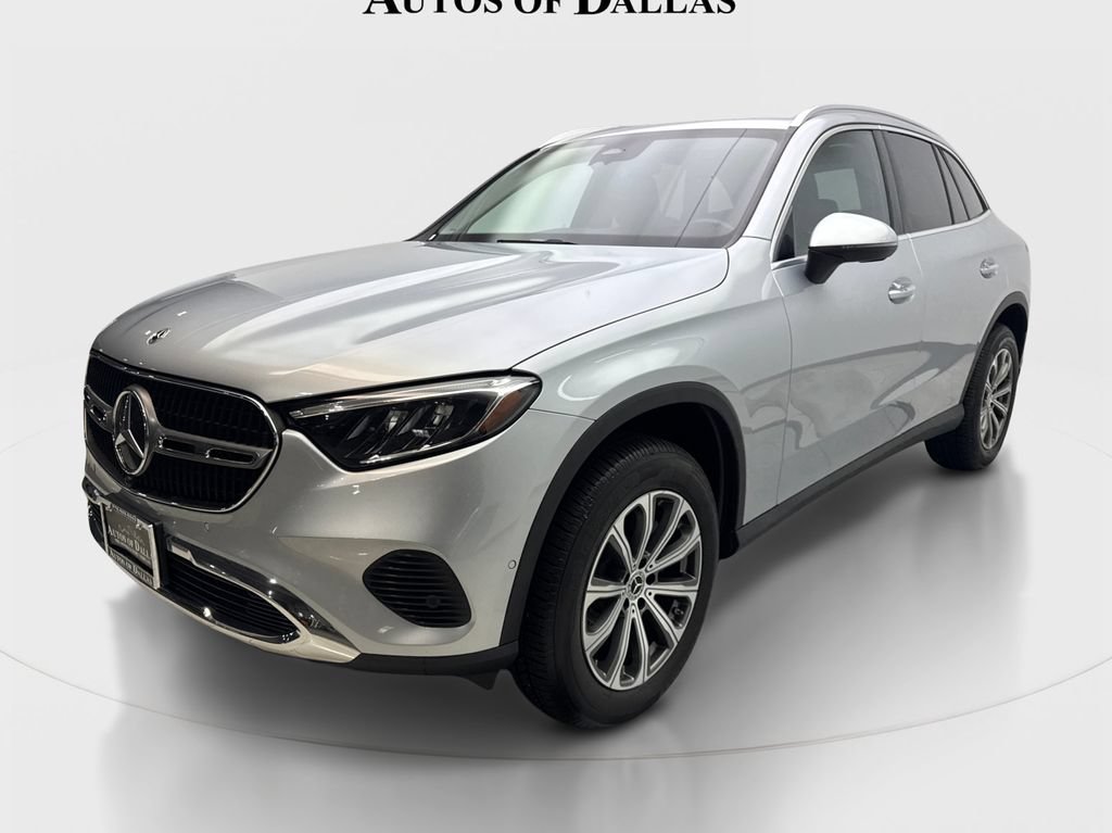 Used 2023 Mercedes-Benz GLC 300 4MATIC image 2