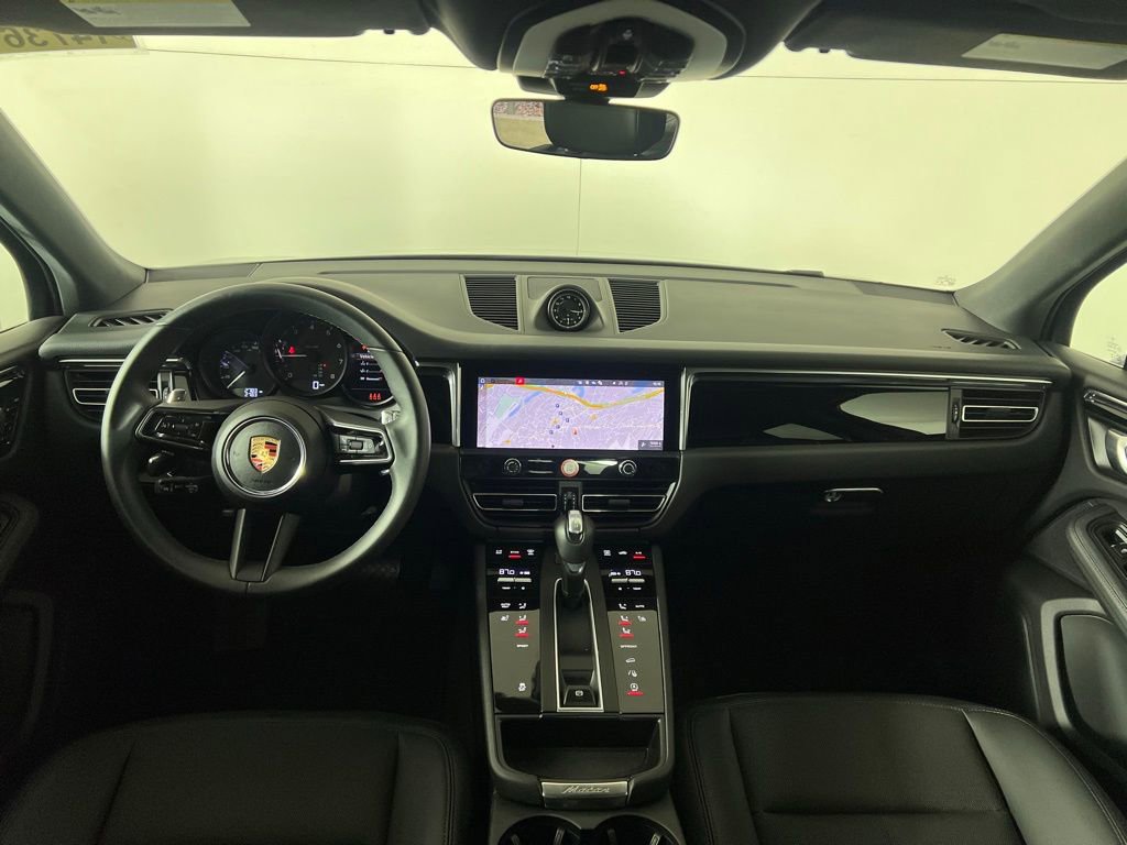 Certified 2025 Porsche Macan image 24