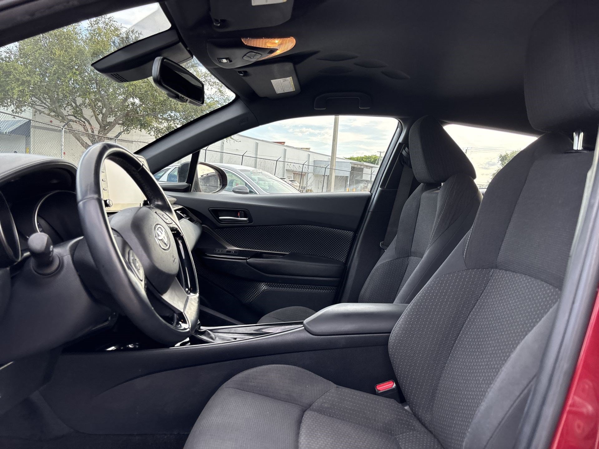Used 2019 Toyota C-HR XLE FWD image 13