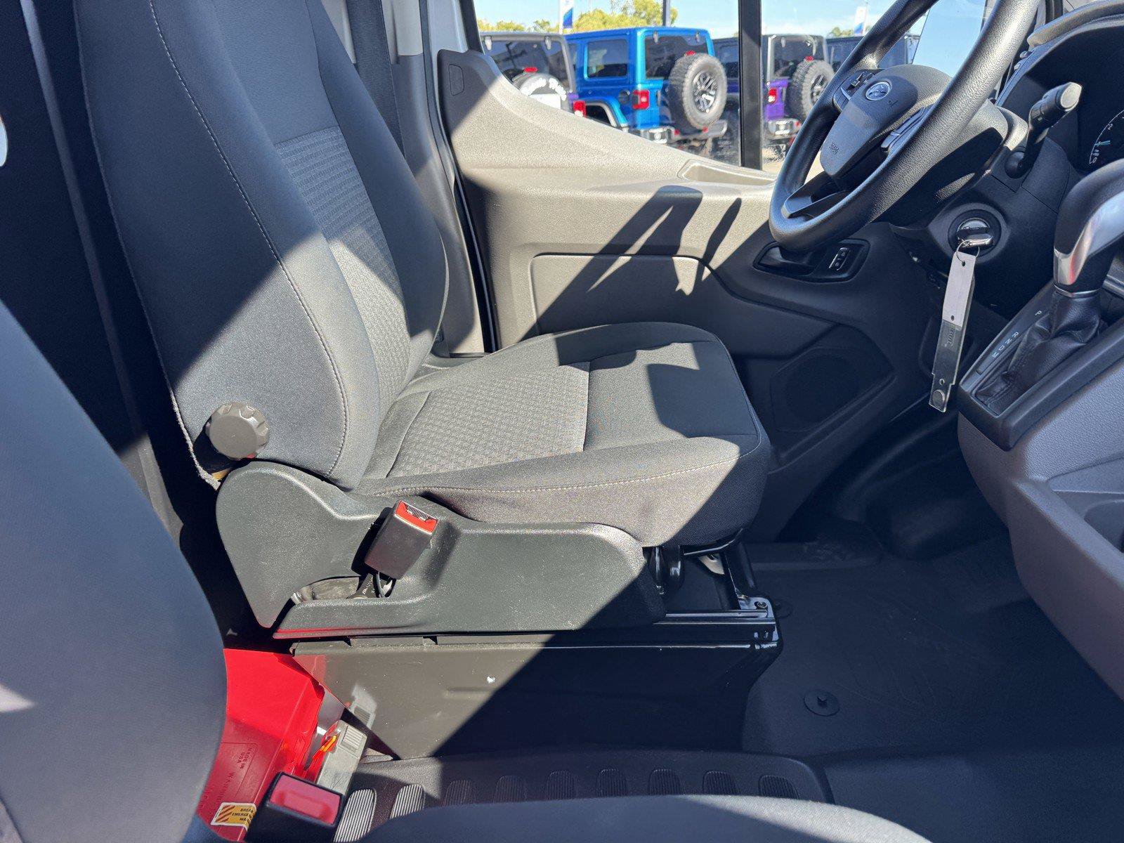 Used 2025 Ford Transit 250 Low Roof w/ Exterior Upgrade Package RWD image 7