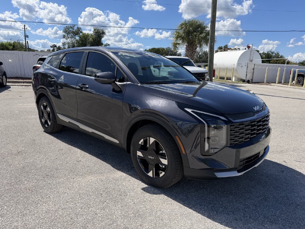 New 2027 Kia Sportage LX FWD image 2