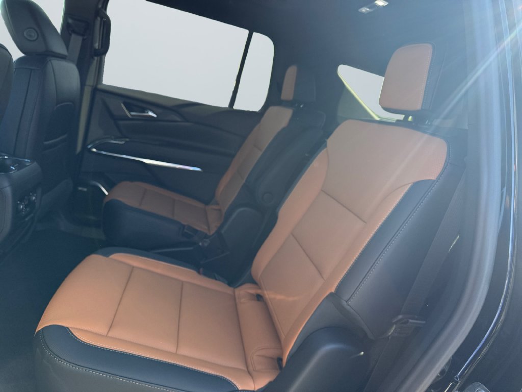 New 2027 Chevrolet Traverse Z71 w/ Enhanced Driving Package AWD/4WD image 13