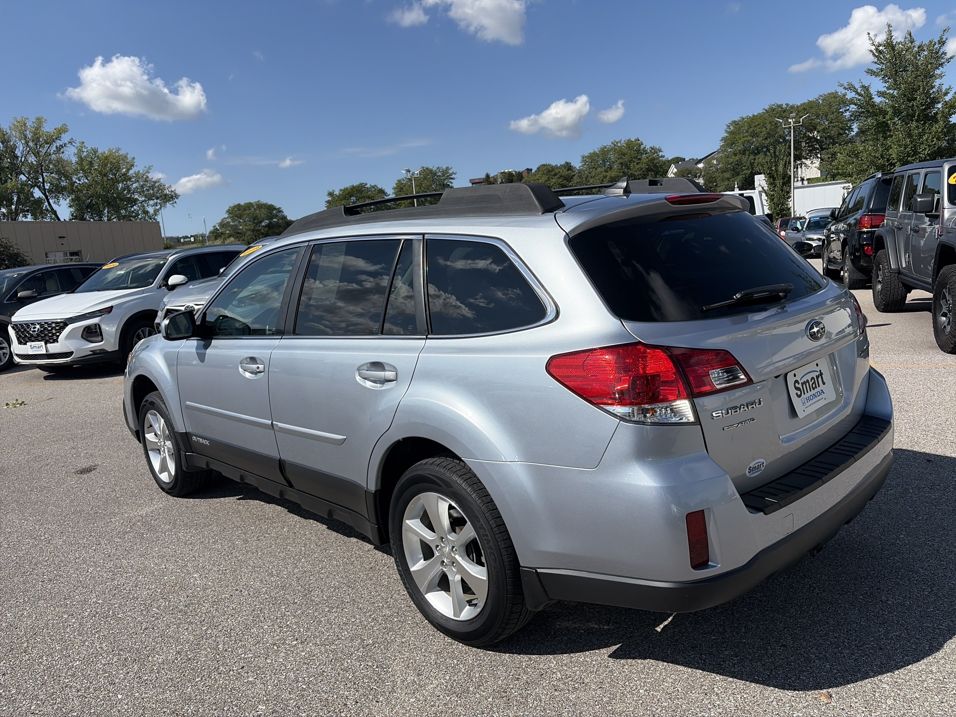 Used 2014 Subaru Outback 2.5i Limited AWD/4WD image 7