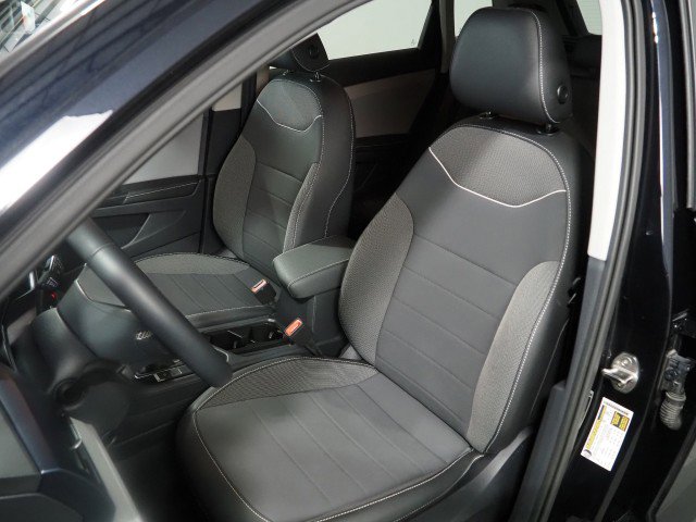 Used 2024 Volkswagen Taos SE image 13