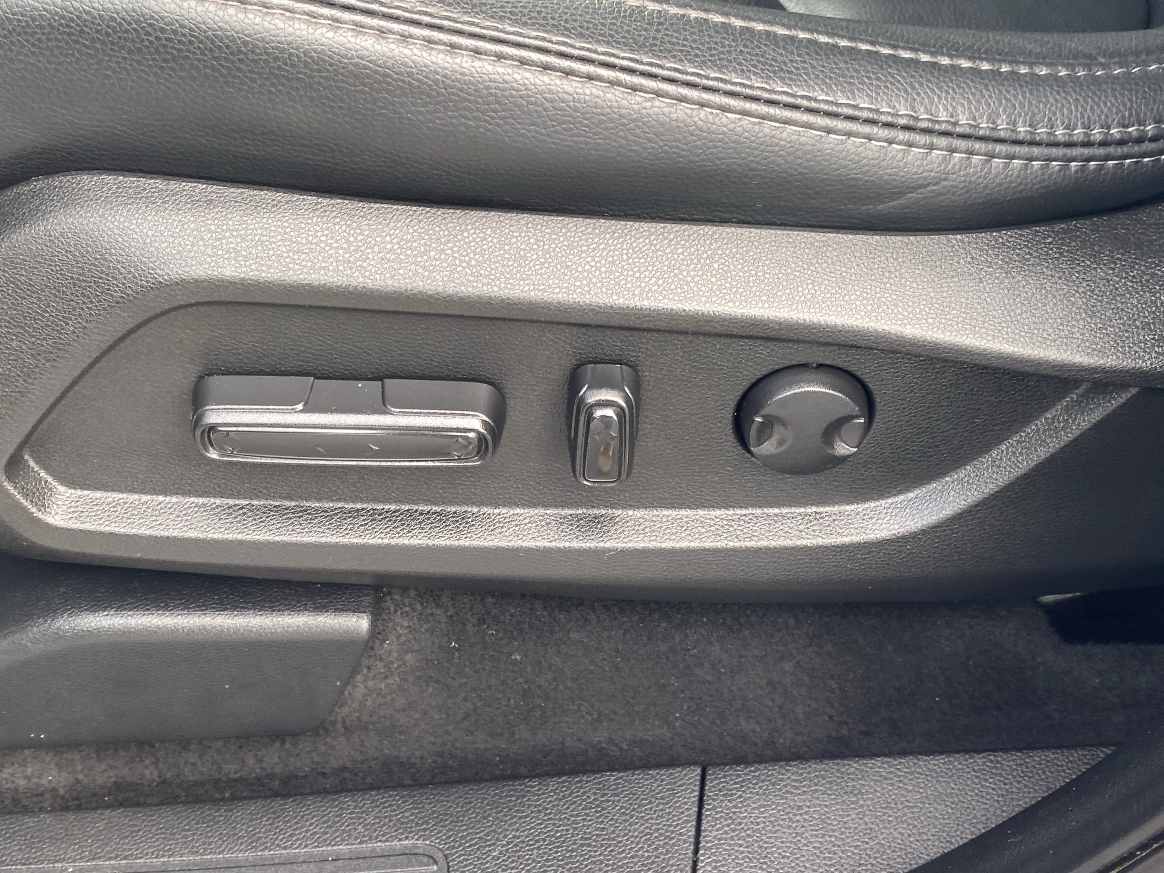 Certified 2023 Honda Pilot Touring image 17