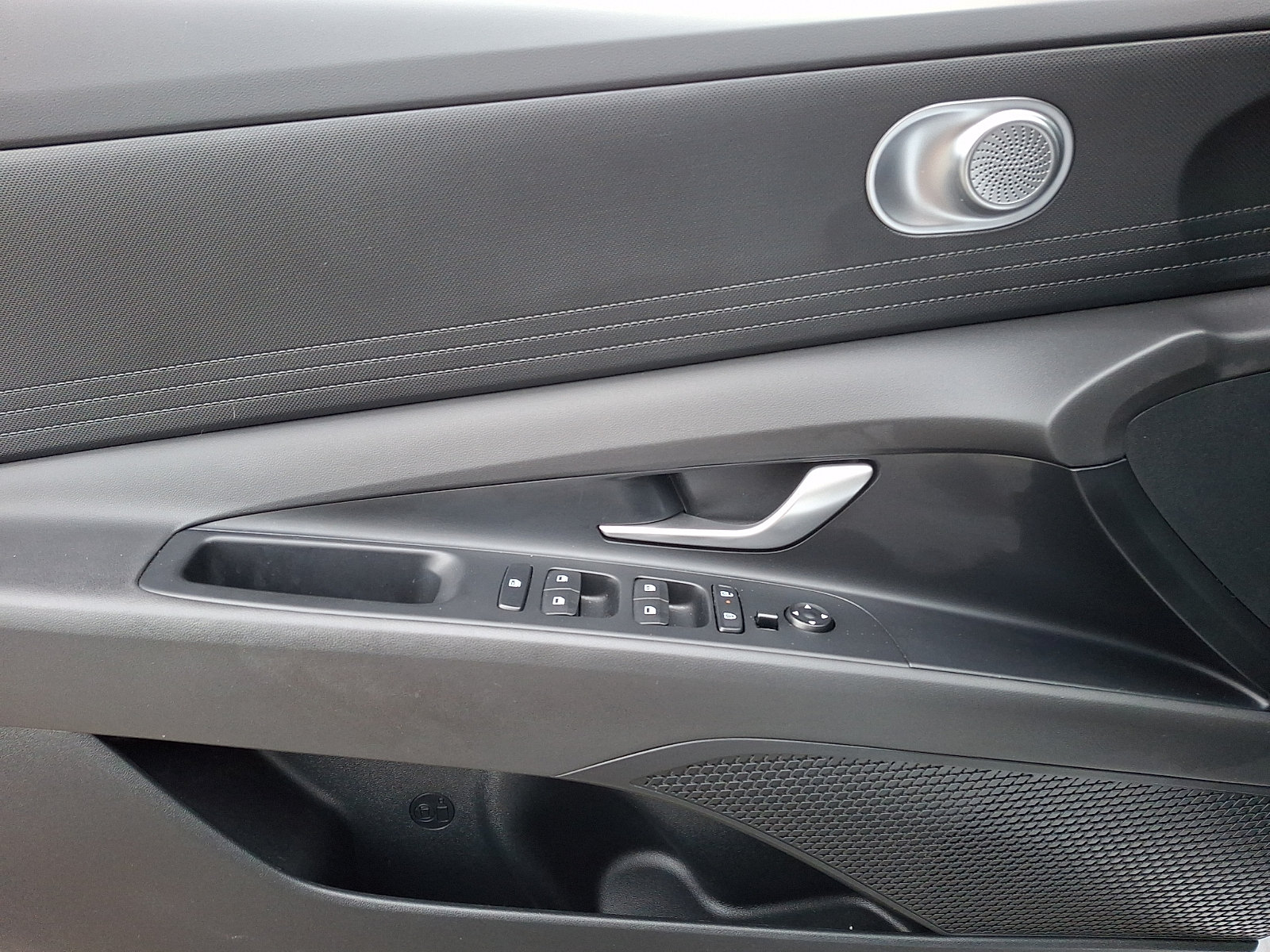 Certified 2024 Hyundai Elantra SEL FWD image 13