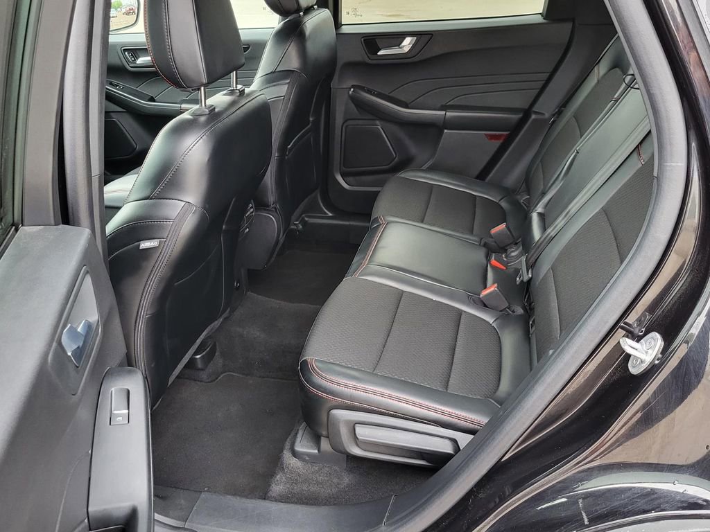 Used 2025 Ford Escape ST-Line image 13