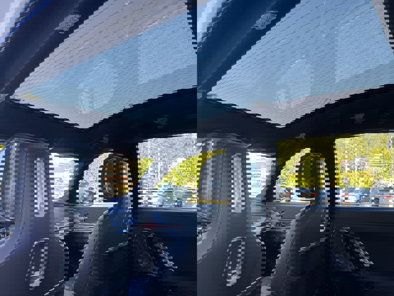 Used 2025 BMW i7 eDrive50 w/ M Sport Package image 30