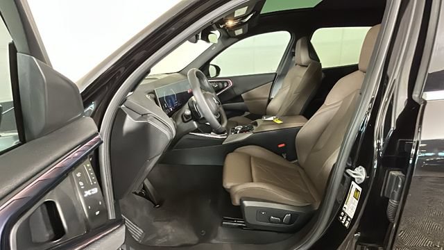 Used 2025 BMW X3 xDrive30i AWD/4WD image 11
