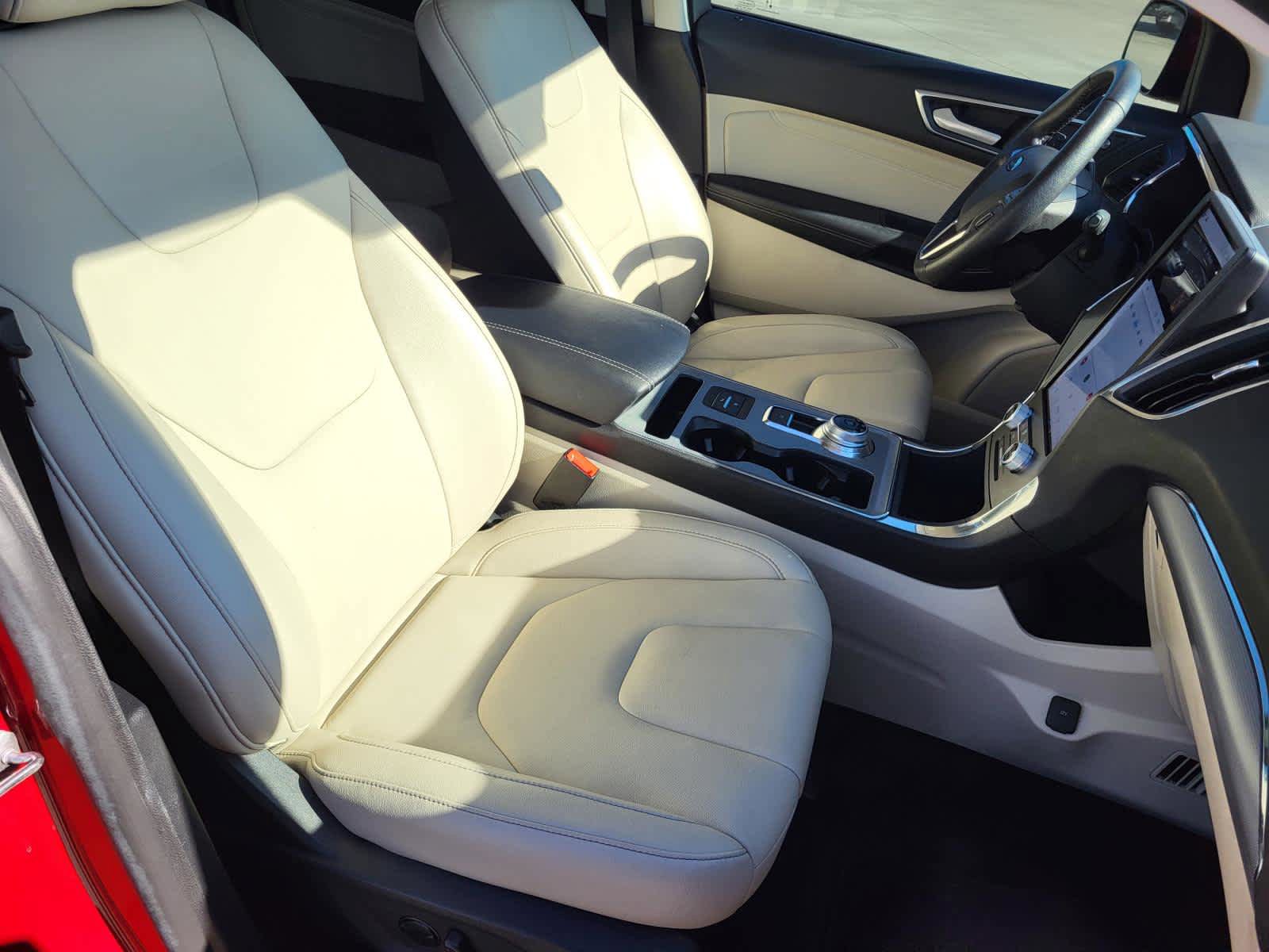 Used 2021 Ford Edge Titanium image 10